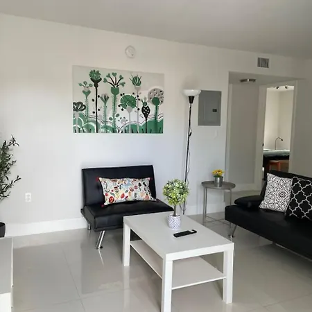Apartments Little Habana Near Calle 8 Miami Exterior photo