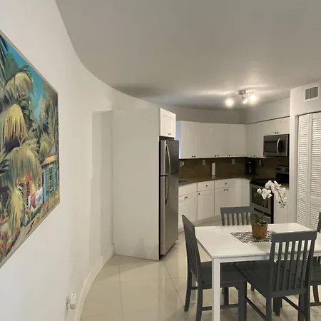 Apartments Little Habana Near Calle 8 Miami Exterior photo