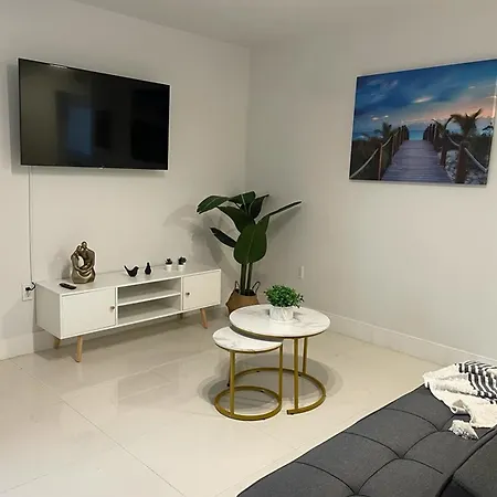 Apartments Little Habana Near Calle 8 Miami Exterior photo