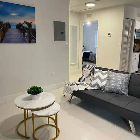 Apartments Little Habana Near Calle 8 Miami Exterior photo